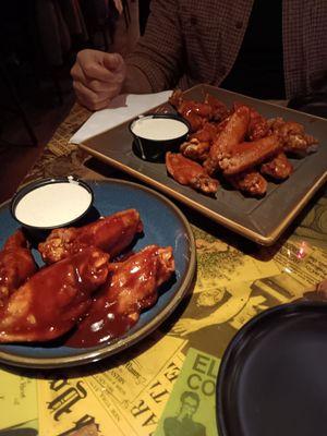 Honey BBQ (foreground), medium hot