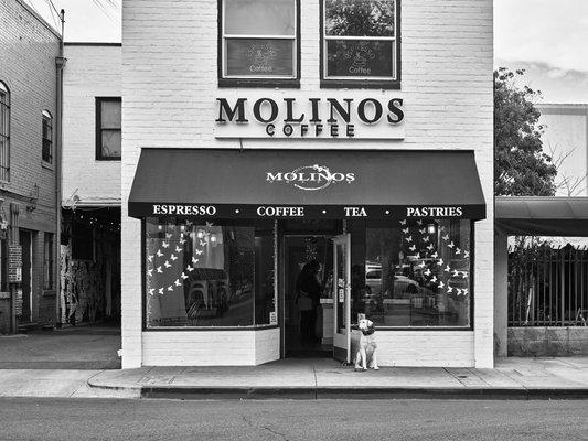 Molino's Redlands Storefront.