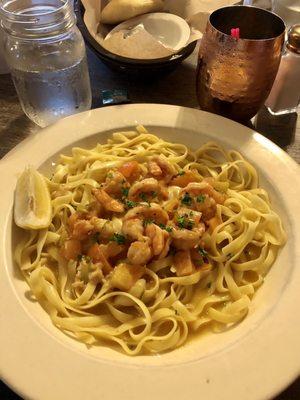 Garlic shrimp in sherry wine sauce