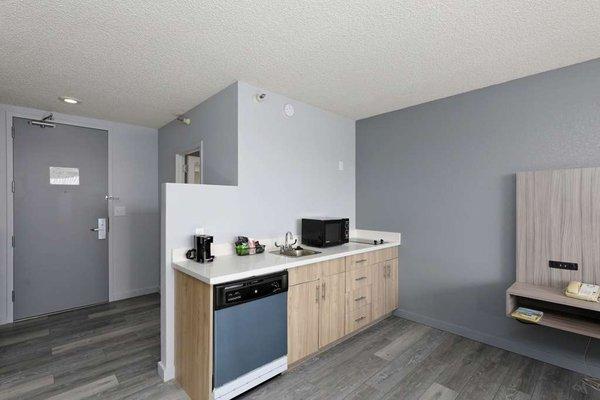 Studio Suites Lake Havasu City kitchenette