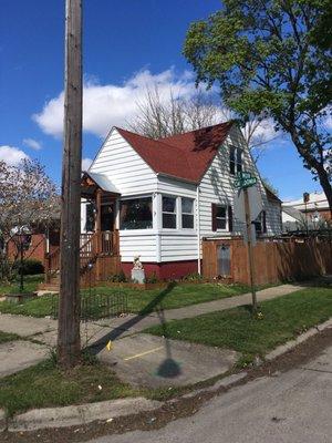 After. (CertainTeed Landmark Cottage Red shingles)