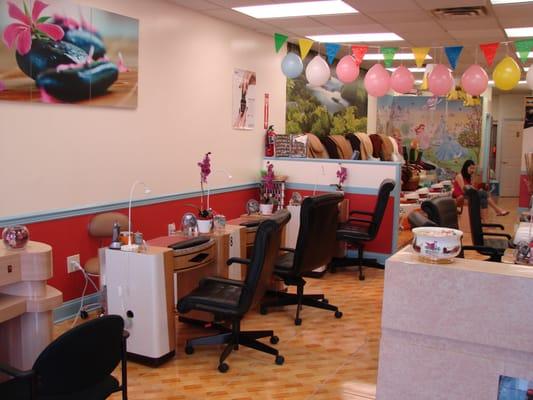 Inside Gem's Nail salon