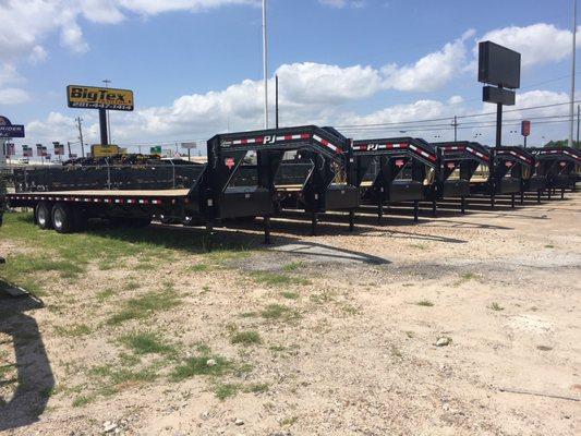 PJ Trailers Gooseneck Flatbeds