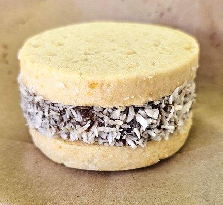 Argentinian alfajor