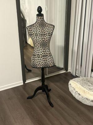 How cool is this cheetah print bust?