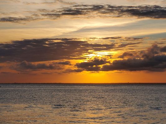 Great sunset view from our table at Flynns