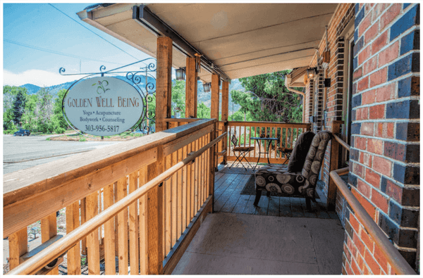 Even though we're right downtown we're enough off the beaten path that you can sit on our front porch and enjoy a cup of tea in peace!