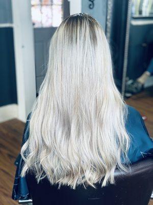 Ashy root with an all over babylight/balyage