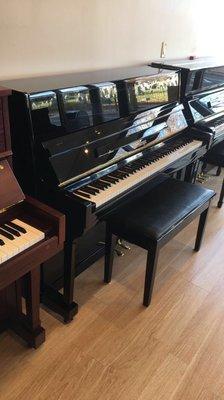 Some photos of upright pianos