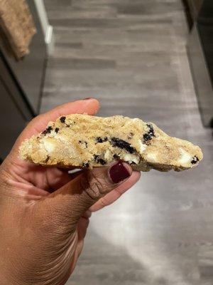 Cookies and cream cookie