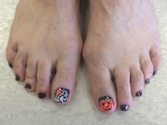 Moms Halloween toes!