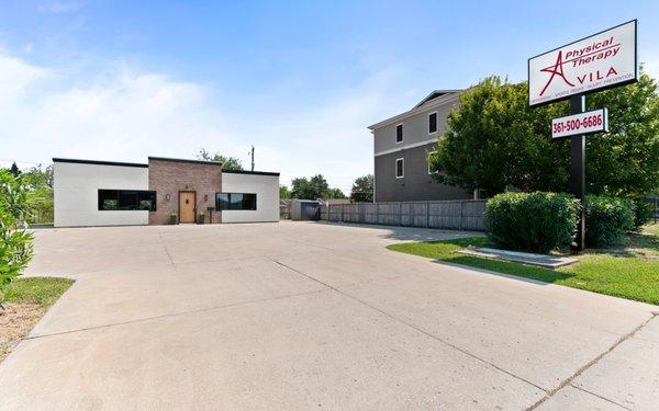 Street View of Avila PT at 1726 Braeswood CC Tx, 78412