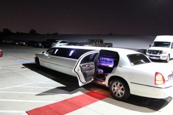 newly added to the fleet, Beautiful white Lincoln Towncar Limousine