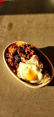 Spicy pork bibimbap with a runny egg