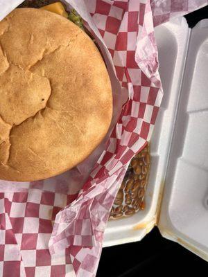 Cheeseburger and baked beans