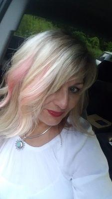 Pink accents in a cool soft blonde