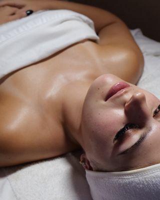 Radiant and refreshed skin after a DeLux Facial