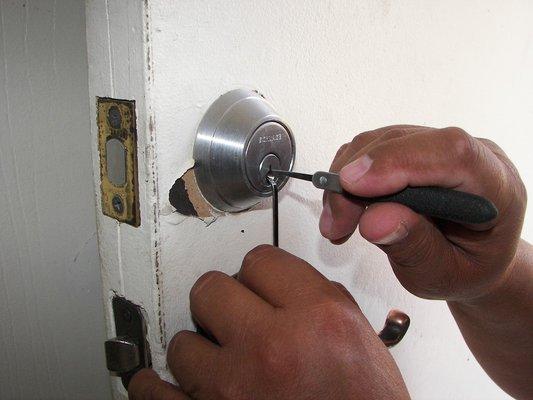 All lockouts service.