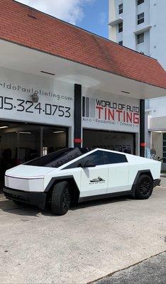 Tesla Cybertruck with SunTek Evolve 15 sides and Evolve 50 windshield / window tinting