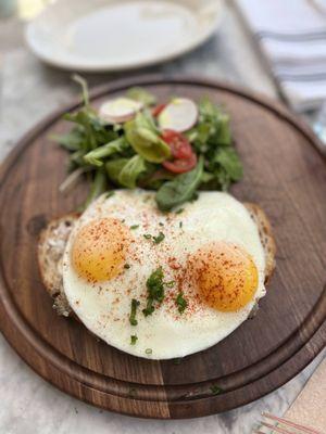 Breakfast/brunch version of the mushroom toast with fried eggs