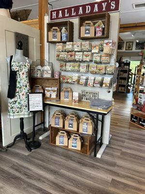 JoniSue of The Red Saltbox carries a large assortment of Halladay's Harvest Barn food products including soups, dip mixes and seasonings