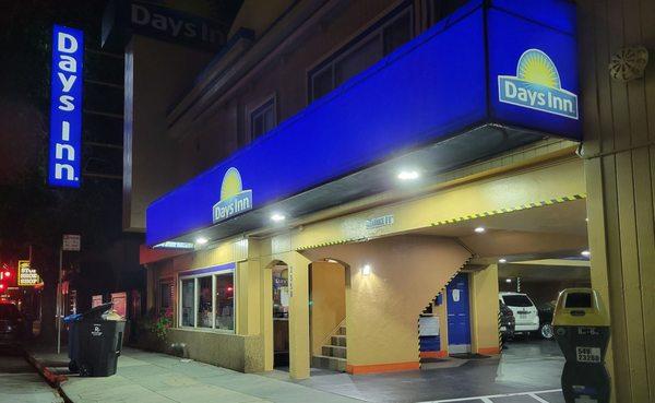 Days Inn, at Lombard & Scott St., SF