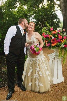 Bright summer wedding colors pop at the Hyatt Regency Lost Pines Resort and Spa.