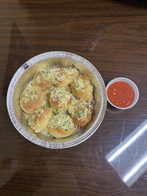 Garlic knots and marinara