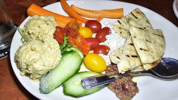 Garlic Hummus Plate