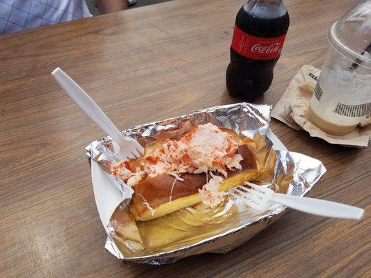 LIP-SMACKIN LOBSTAH ROLL