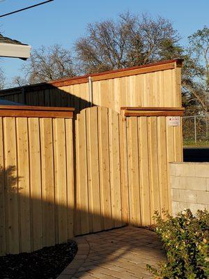 Side gate rounded with top trim.