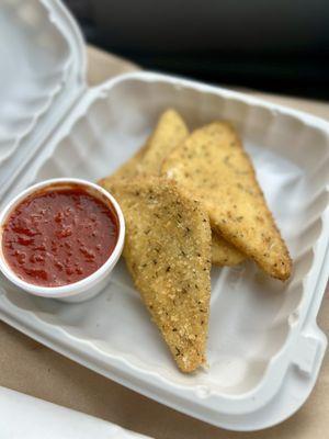 Homemade fried mozzarella (yum)