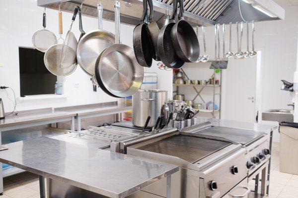 We specialize in making commercial, restaurant and resort kitchens shine.