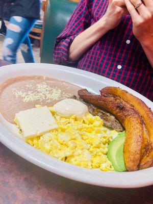 Cena Hondureña (Honduran typical plate)