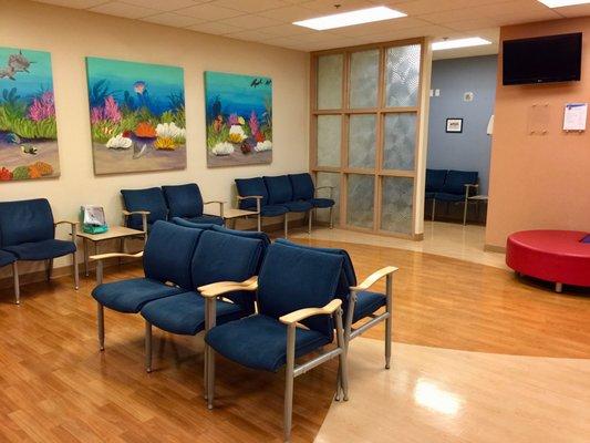 Waiting room and séparée for newborns.