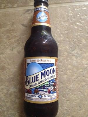 Delicious beer from the blue moon sampler!