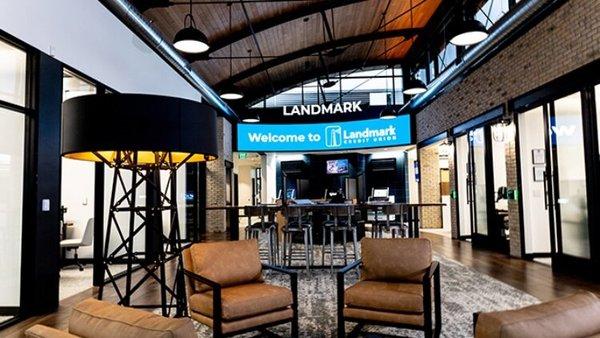 Landmark Credit Union Oconomowoc, WI Seating Area