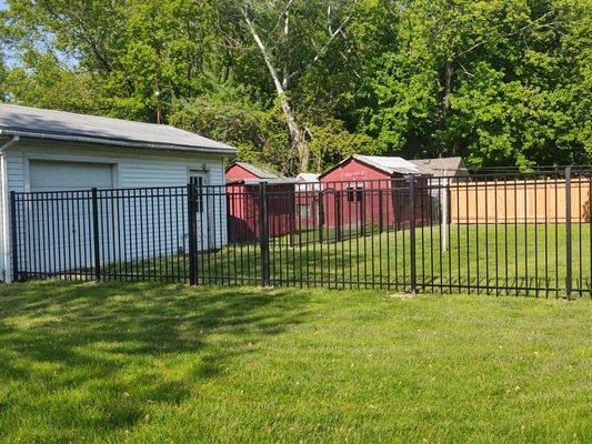 Custom Wood & Vinyl Fencing