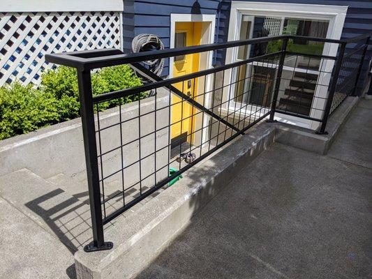 Mesh railing