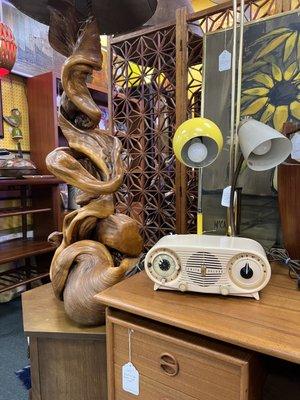 Super cool lamp, old school radio