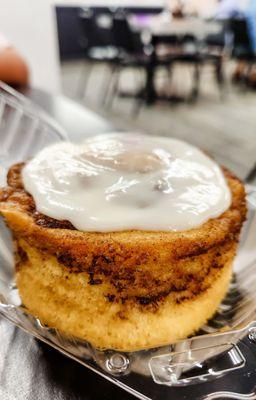 The absolute best cinnamon roll cake!