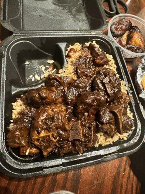 Small oxtail with rice and peas