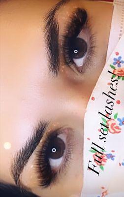 Full set volume lashes By Julianna