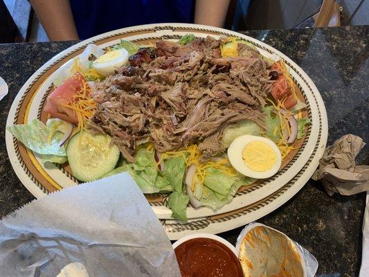 My sister got bbq pork salad.