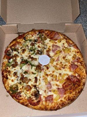 Small 12' Pizza 1/2 Deluxe 1/2 Hawaiian