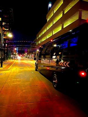 Rockord Illinois #1 Rated Limo Bus and Luxury Shuttle