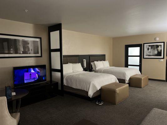 Holiday Inn Express & Suites Anaheim Resort Area, an IHG Hotel