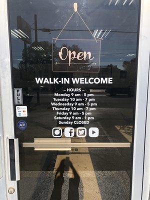 Shop hours