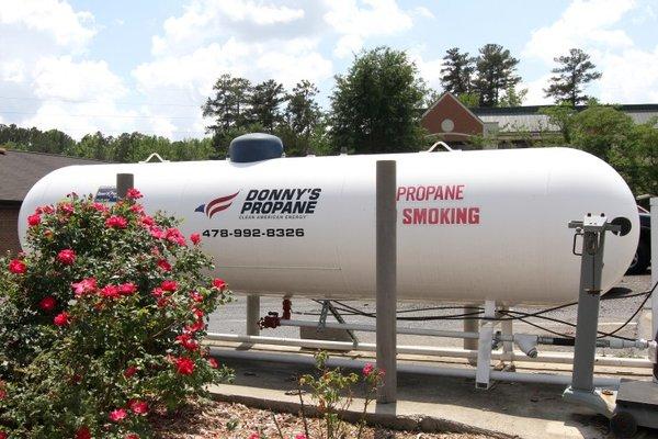 Commercial and Residential Propane Gas Tanks