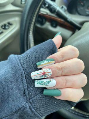 Christmas nails // wreath -- 2022